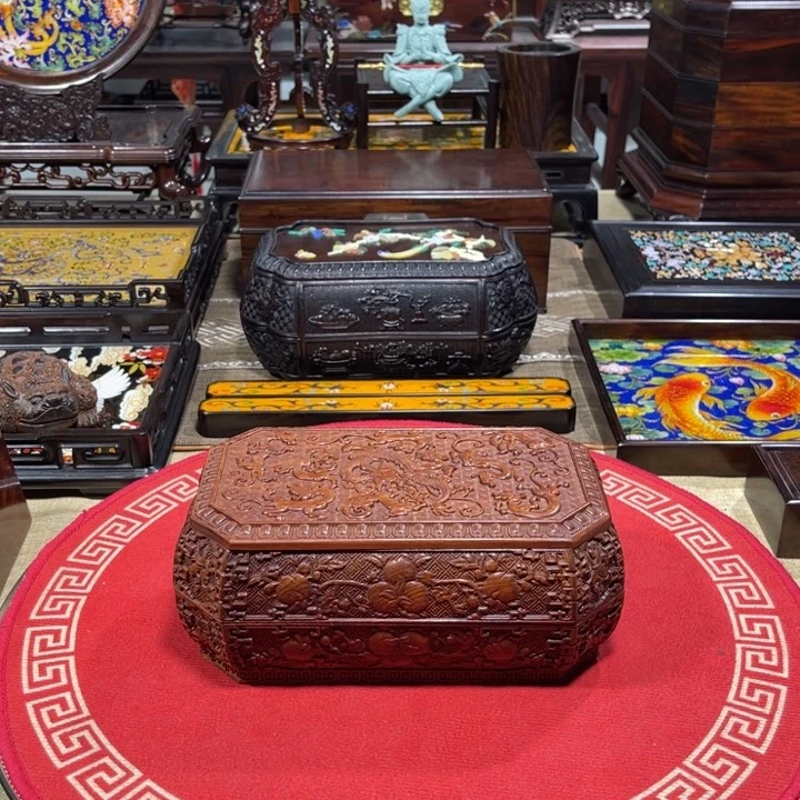 紫檀木类成套家具