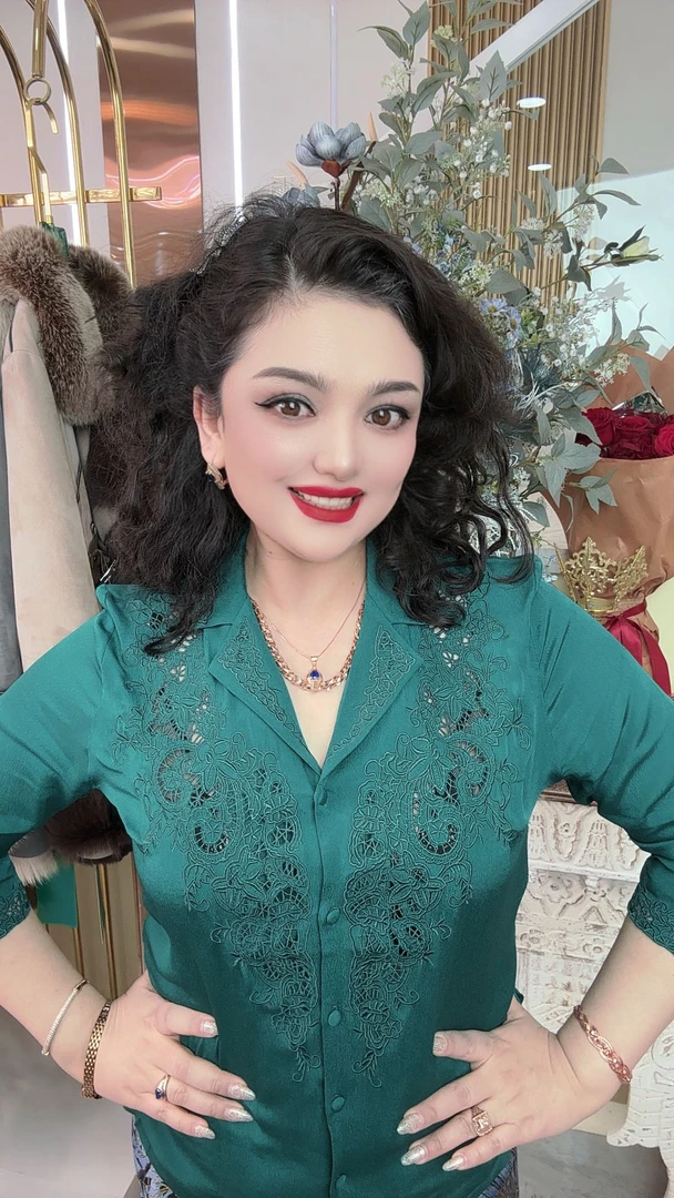 《绿色كاستىيۇم پۇسۇن يىشىل رەڭ》西装领蚕桑丝衬，刺绣中袖衬衣