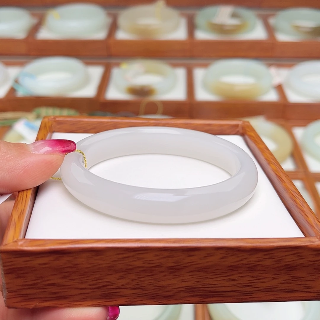 和田玉手镯未镶嵌54