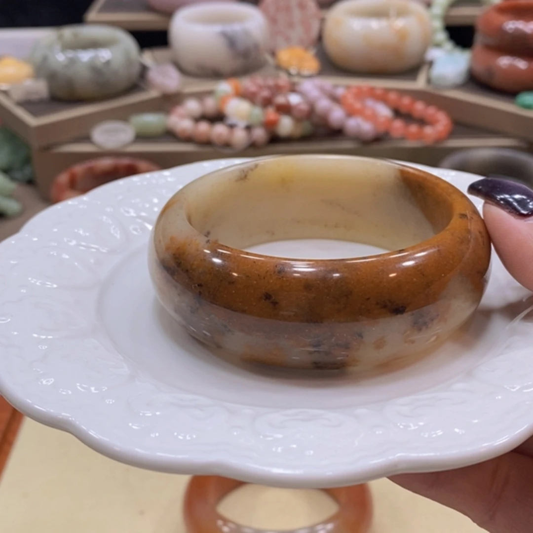 【闪购商品】未镶嵌手镯石英岩玉