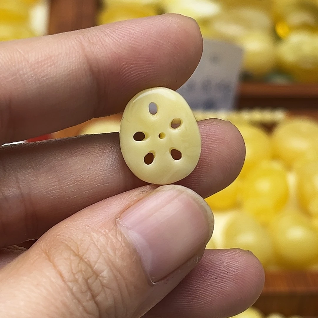蜜蜡未镶嵌裸石配饰