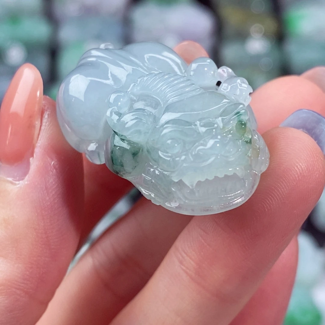 颈饰未镶嵌翡翠天然