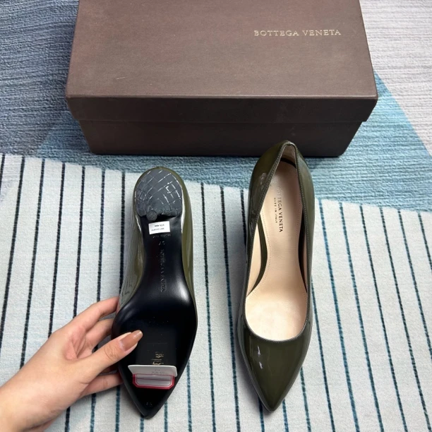 未使用 BOTTEGA VENETA/葆蝶家 葆蝶家墨绿高跟鞋三七