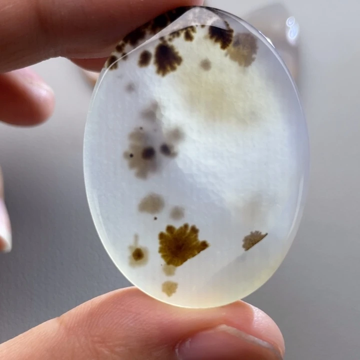 玛瑙/玉髓颈饰未镶嵌老**头