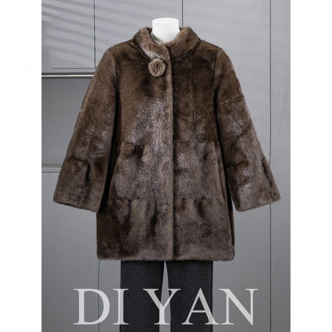 妈妈秋冬装中长款水貂绒皮毛一体大衣中老年女洋气高贵皮草厚外套