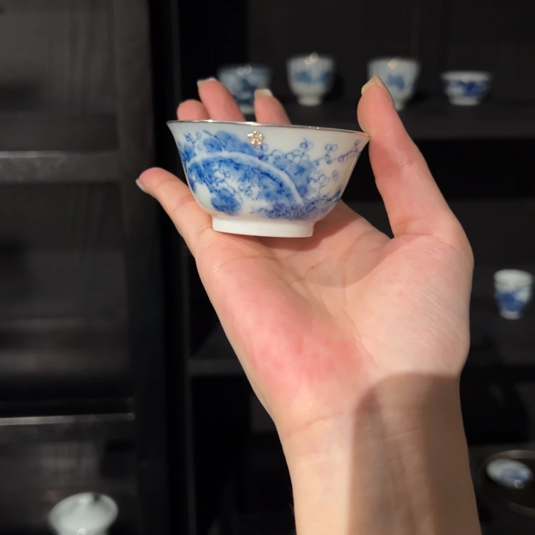 瓷片陶瓷。         陶瓷。