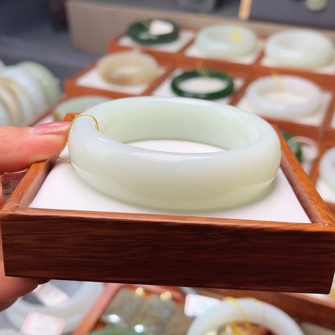 和田玉未镶嵌手镯57.7