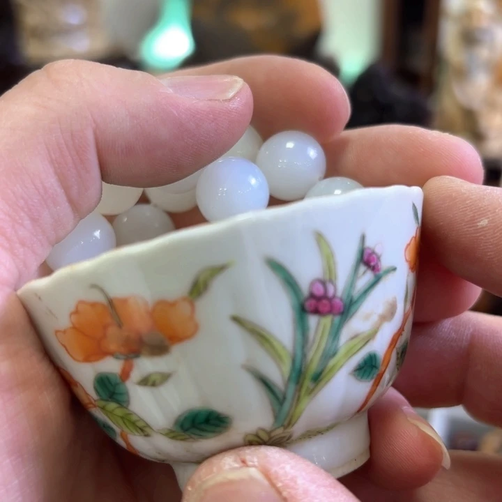 瓷片匪**思精致雕刻工艺精湛