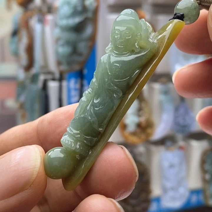 翡翠未镶嵌颈饰佛