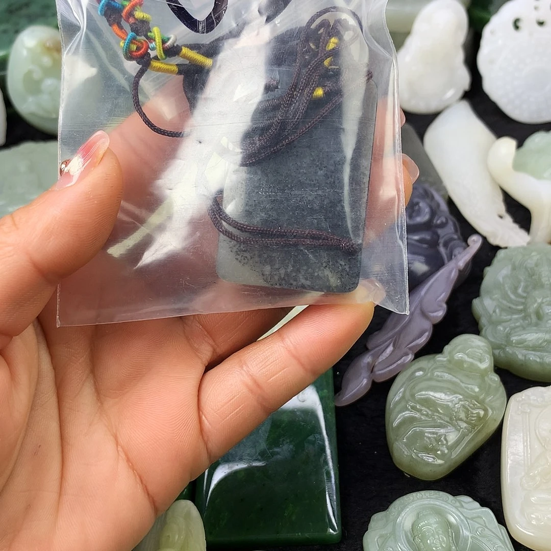 厶***，和田玉（糖玉）未镶嵌珠宝半成品