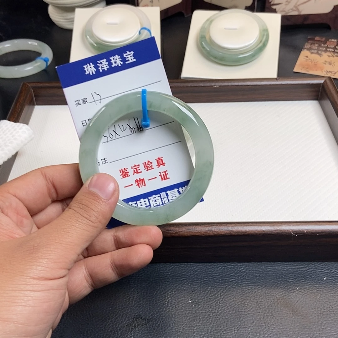 枍***兮石英质玉未镶嵌手镯13