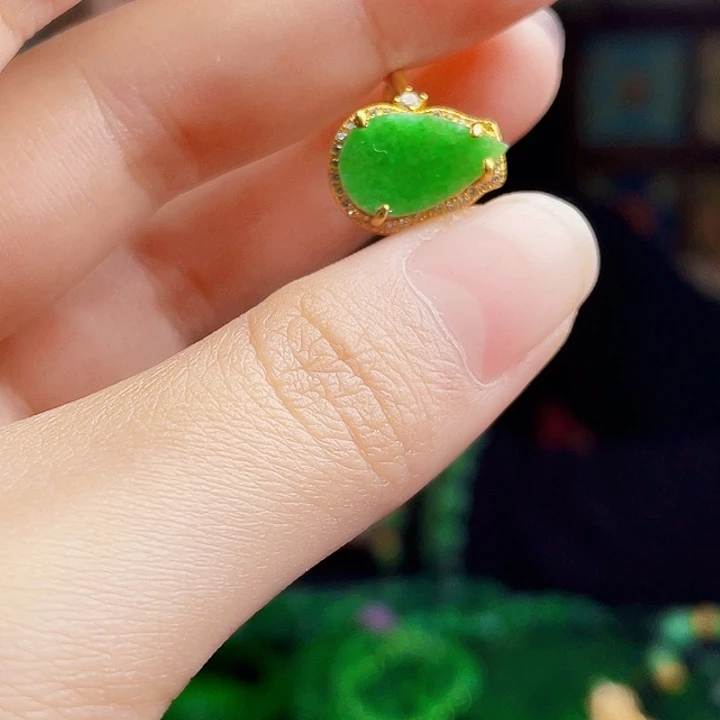 翡翠银S925镶嵌颈饰多样性