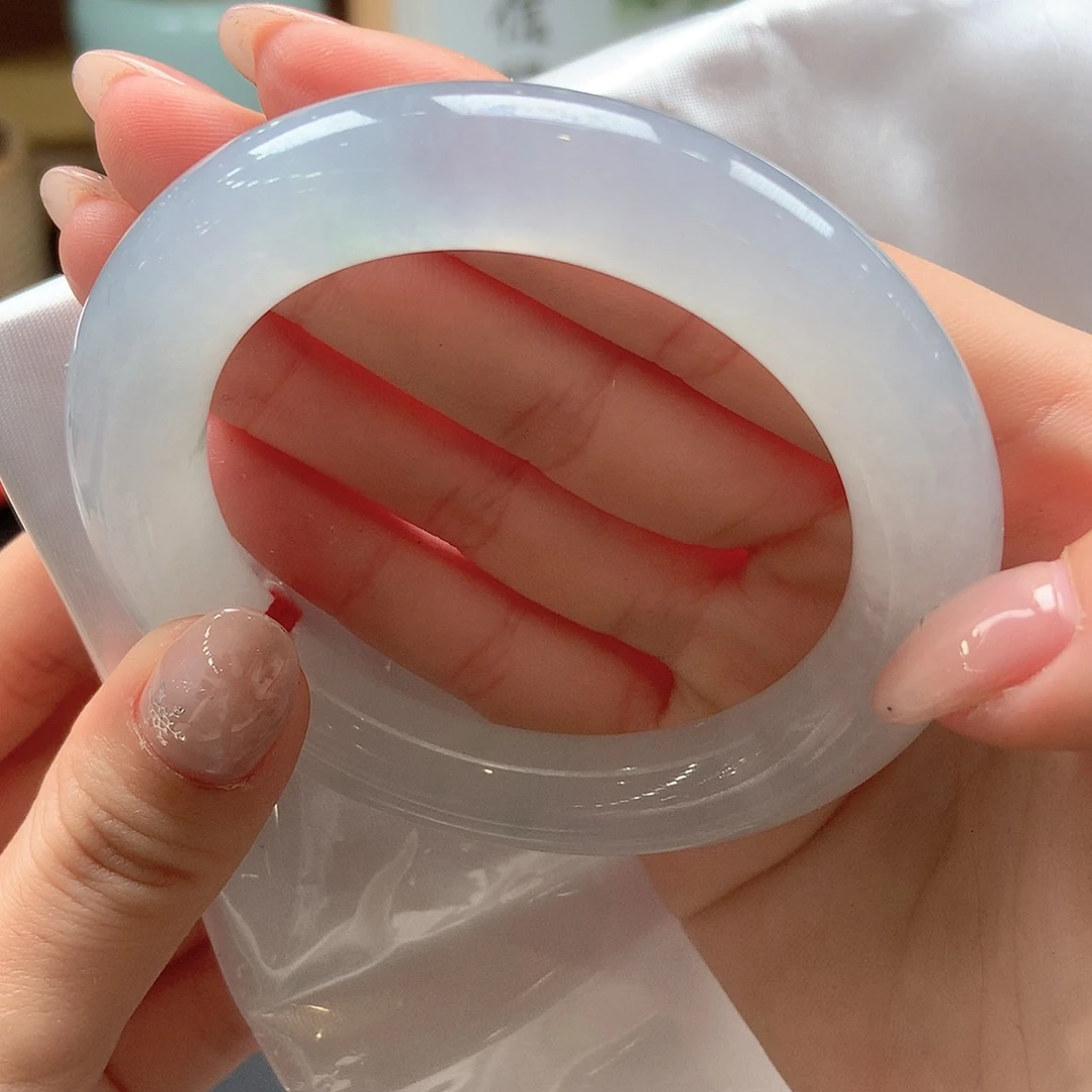 翡翠未镶嵌手镯白冰胖圆种水18号