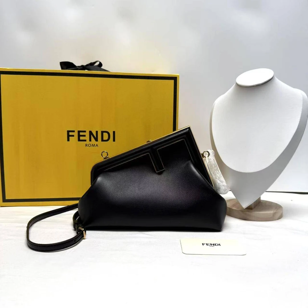 胖虎佳佳/芬迪/99新/公价0/箱包/两用包/31B2504040033