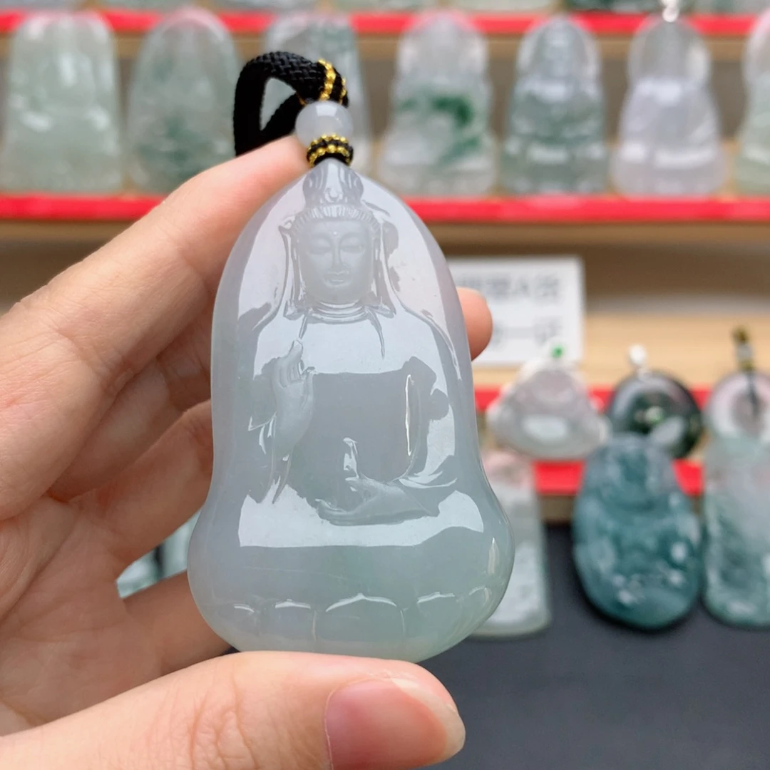 诗***v翡翠未镶嵌颈饰素衣