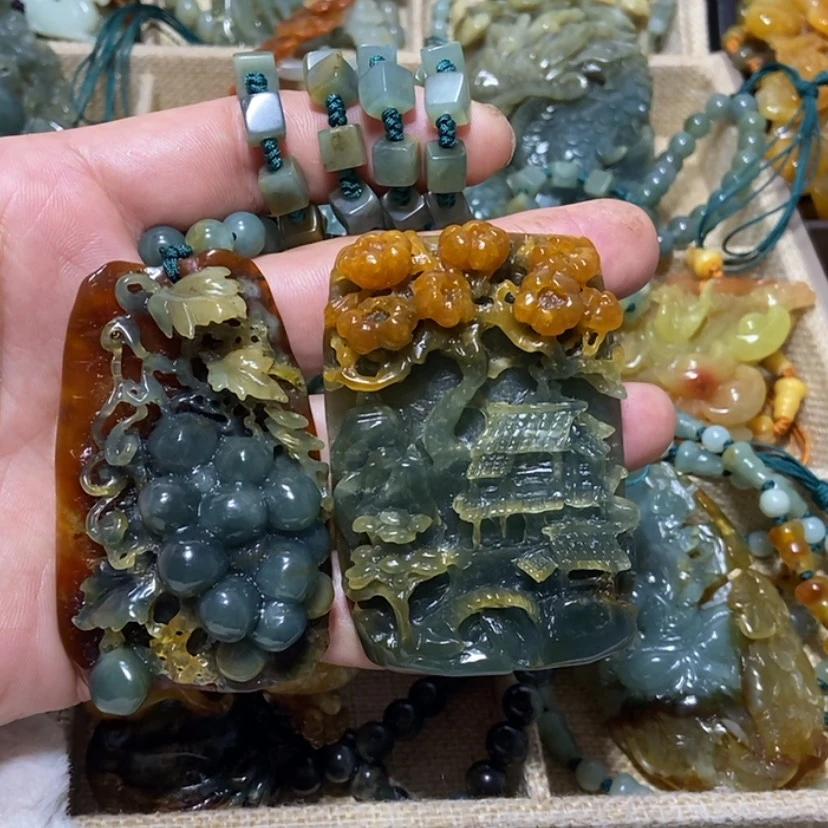 【闪购商品】蛇纹石玉颈饰未镶嵌峰*