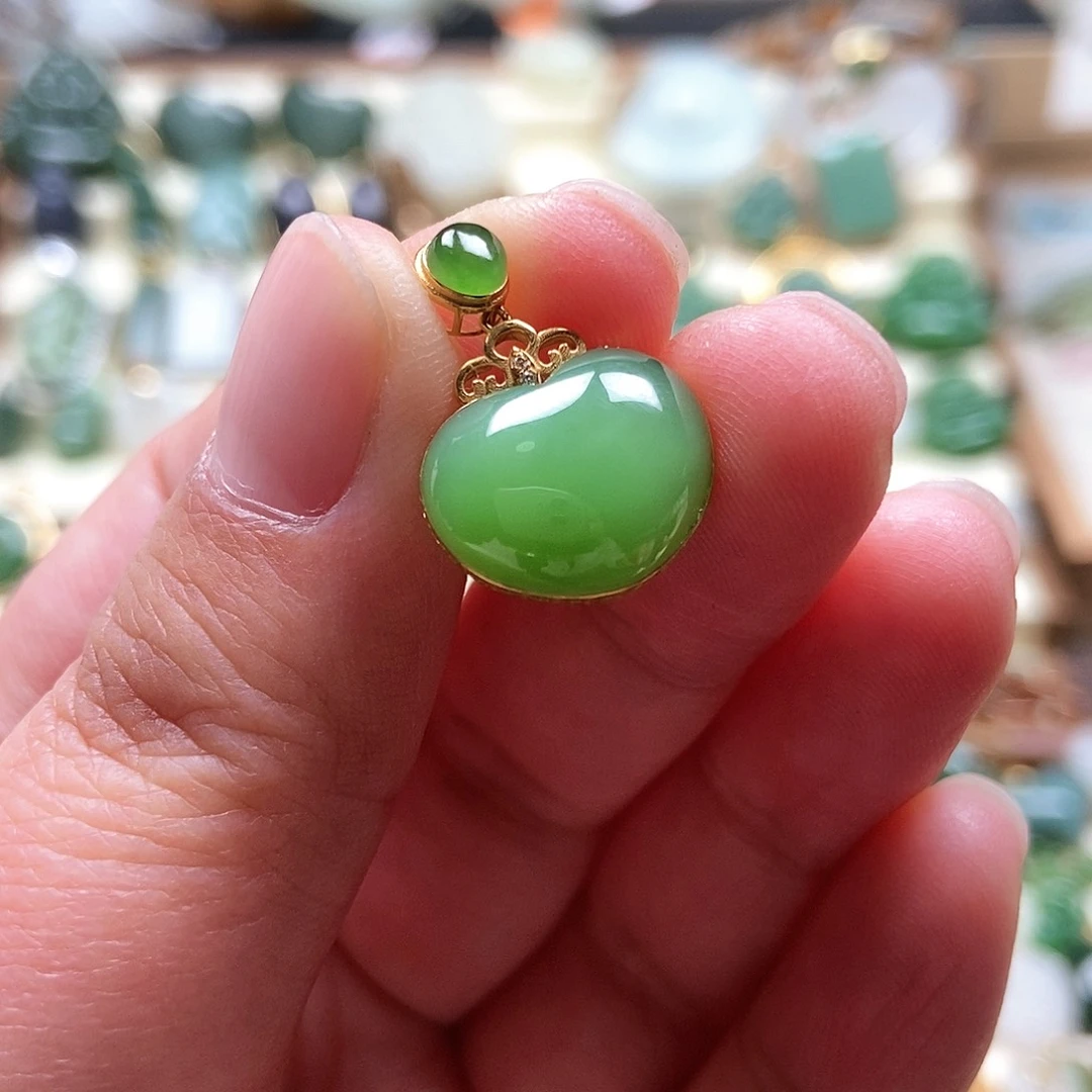 吊坠(不含链)18K金镶嵌和田玉