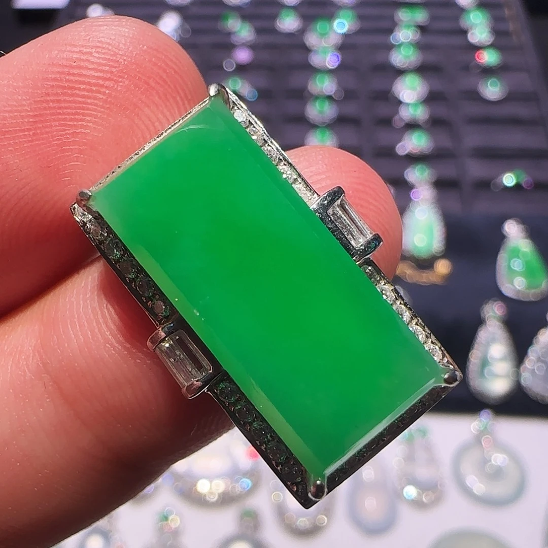 翡翠18K金镶嵌戒指戒指