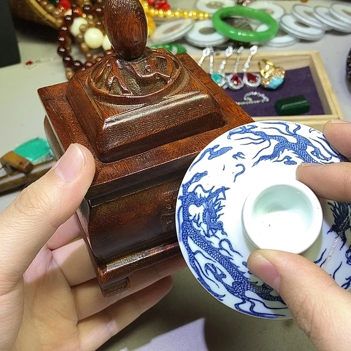 瓷片不会哈哈哈哈哈哈哈哈