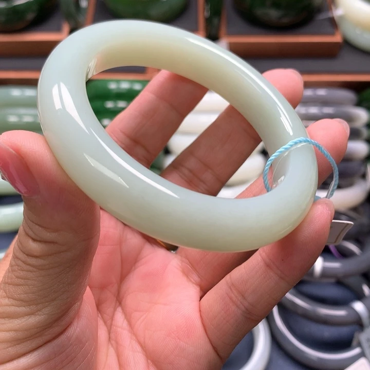 【闪购商品】未镶嵌手镯和田玉34