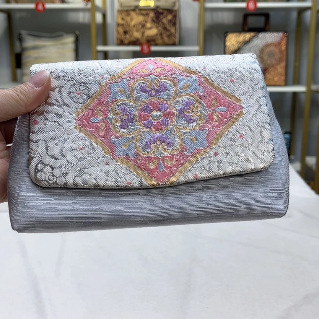 织绣凤****茶新年快乐！蛇年大吉！