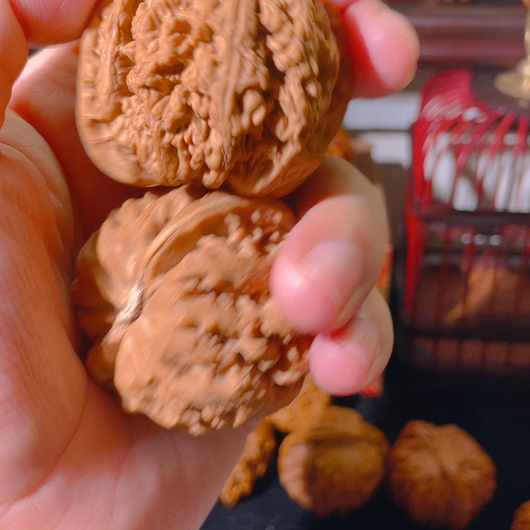 建***文玩核桃吊坠全品粗筋一对45的