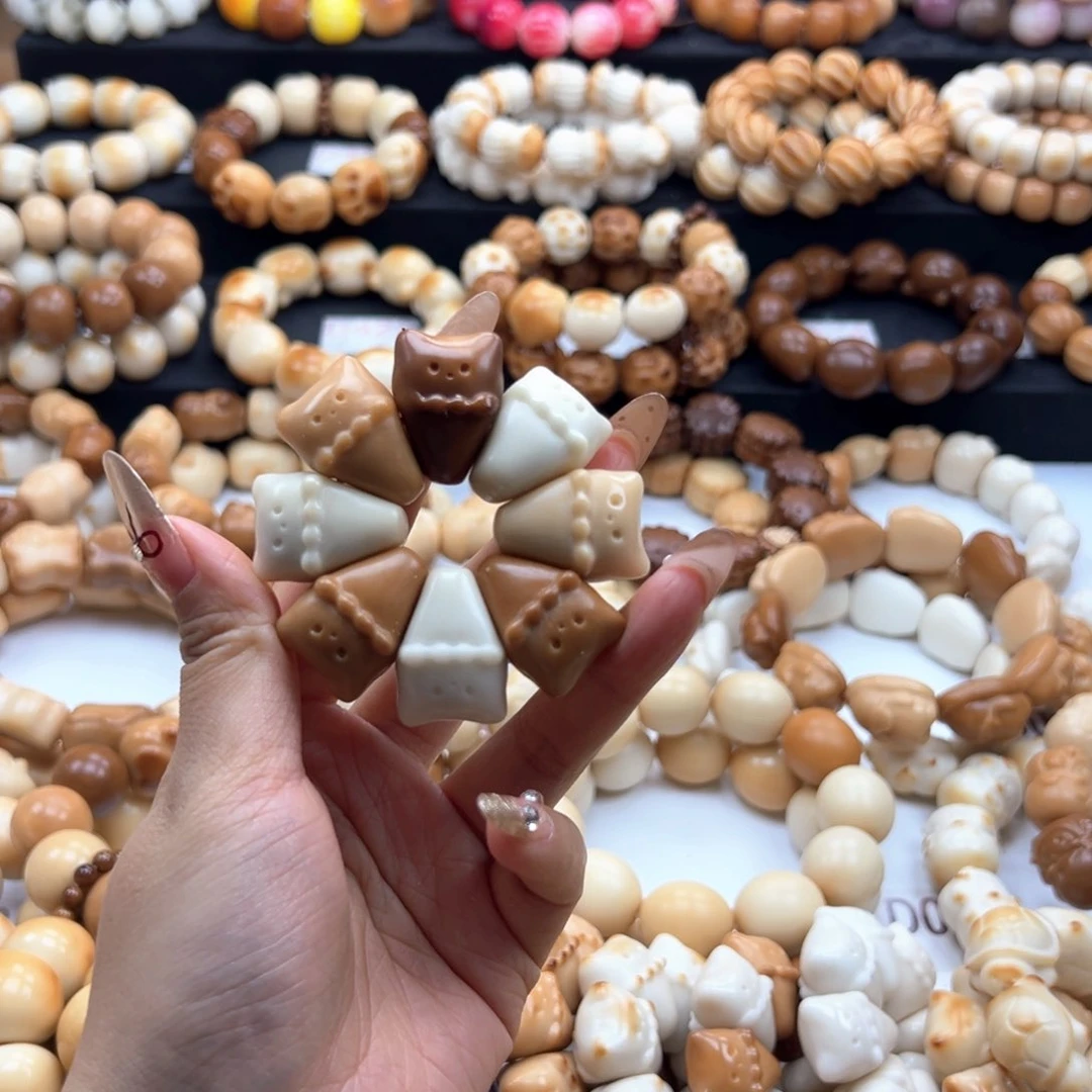 吊坠白玉菩提多宝色冰激凌猫手捻25-26