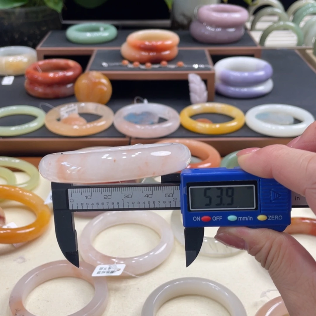 石英岩玉手镯未镶嵌