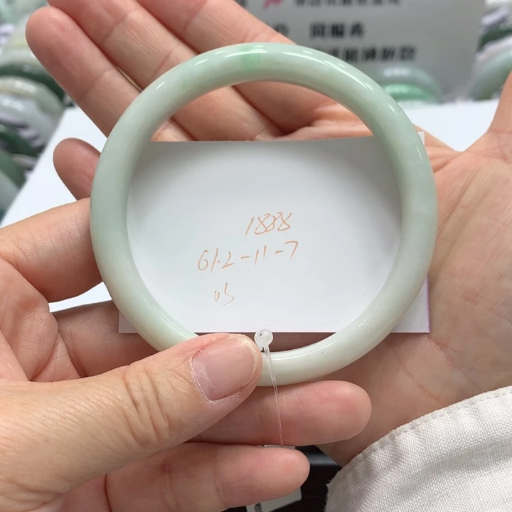 翡翠未镶嵌手镯03
