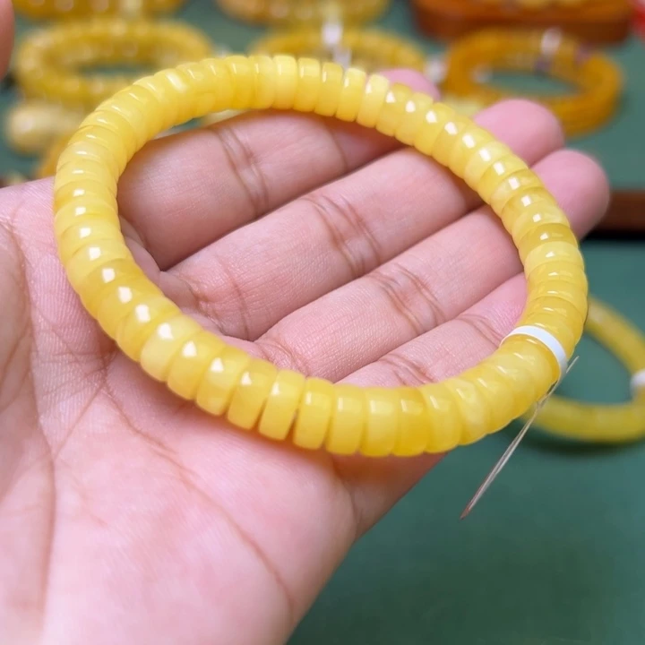 蜜蜡未镶嵌珠宝奇石