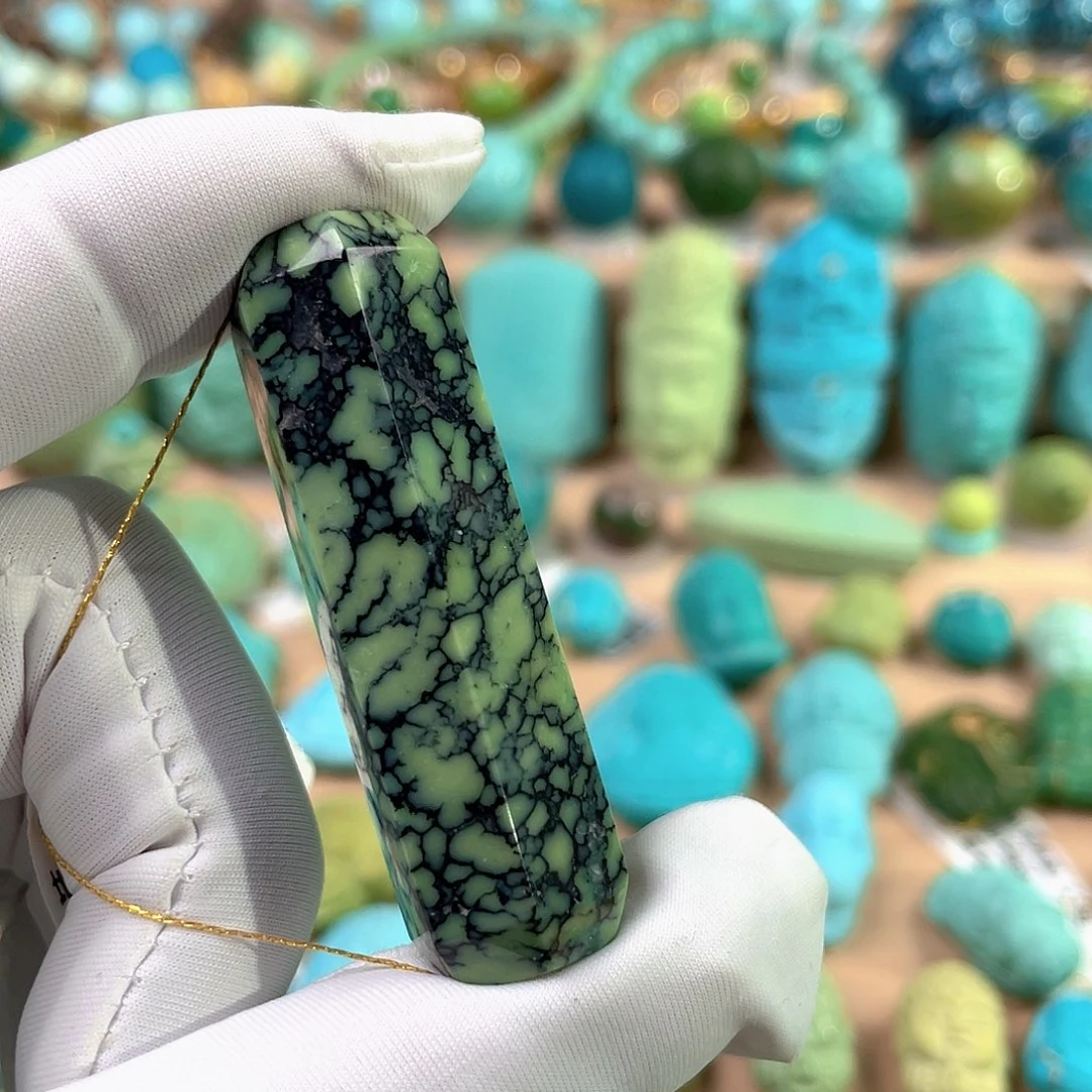 绿松石未镶嵌珠宝奇石