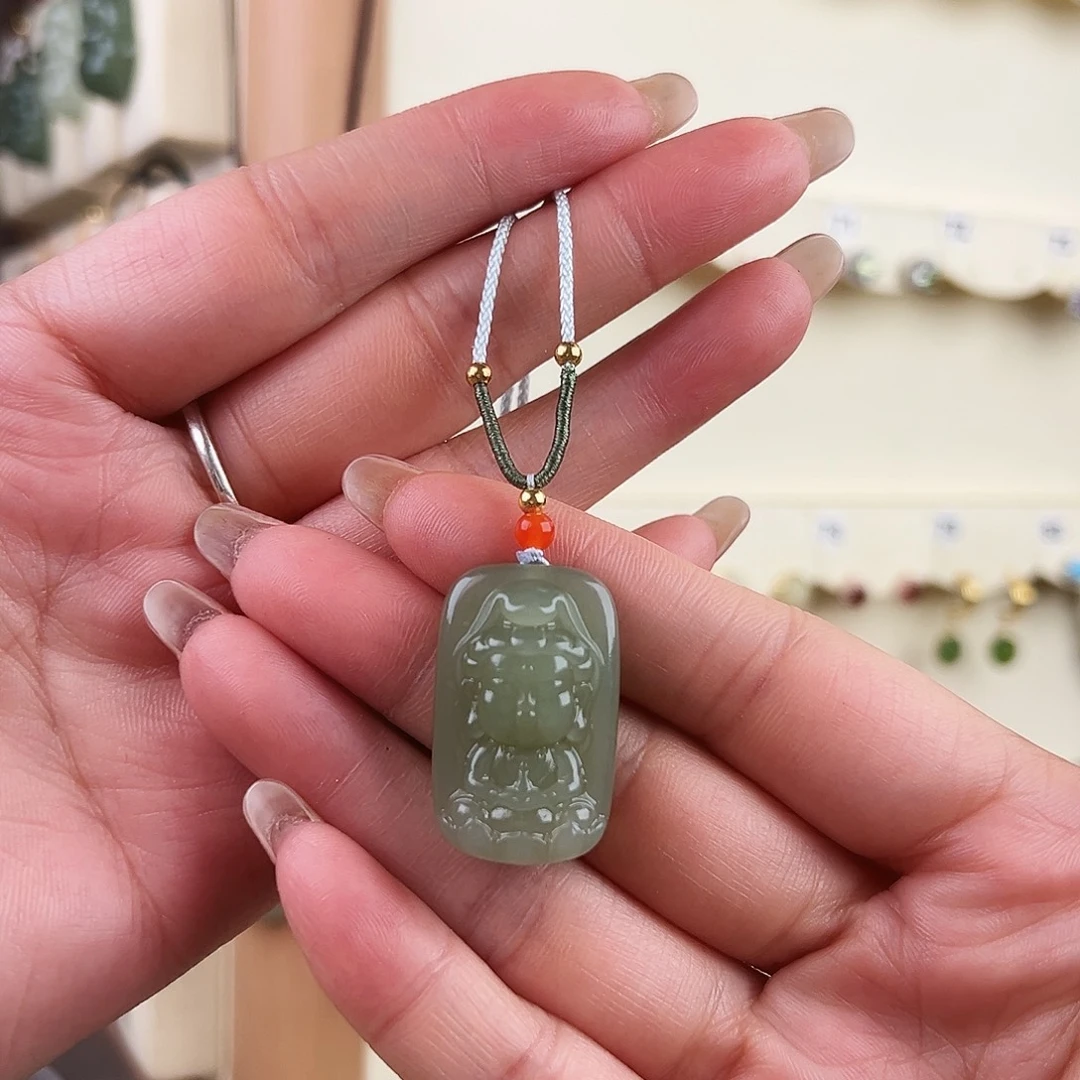 s***丁和田玉未镶嵌颈饰