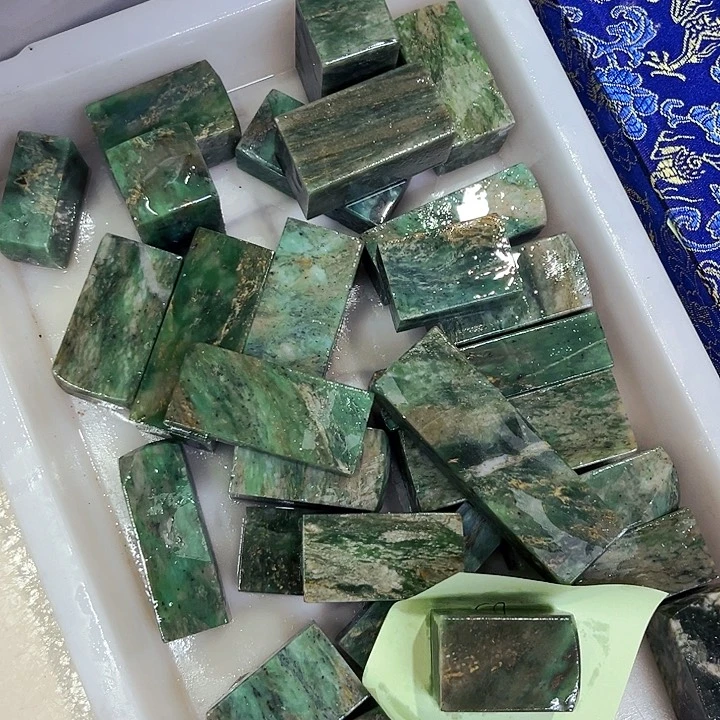 青田石印石幽*影今天我在这里