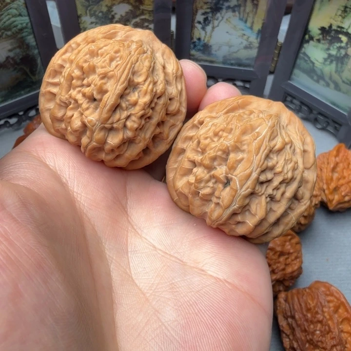 文玩核桃吊坠望岳42