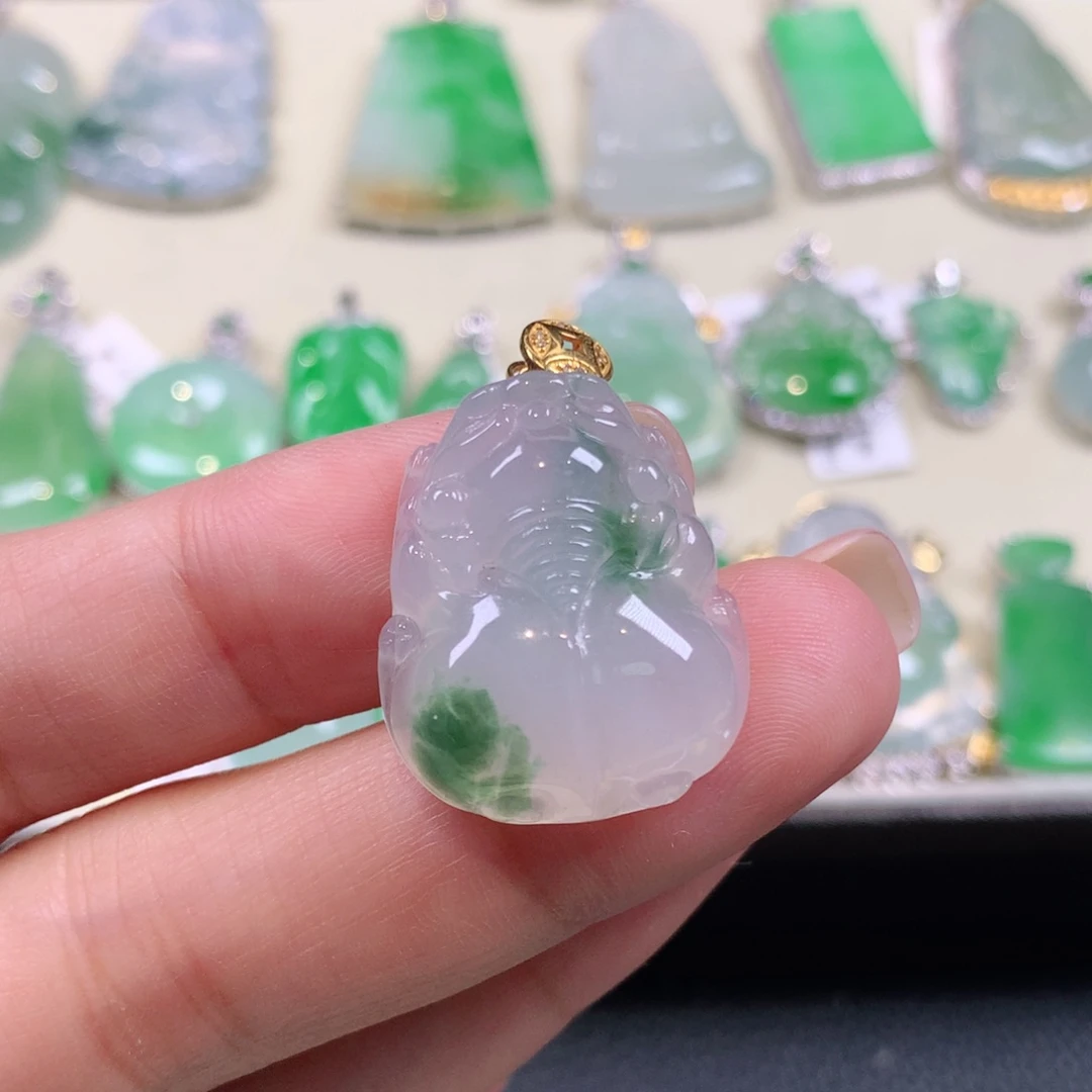 翡翠18K金镶嵌颈饰缅甸天然a货翡翠