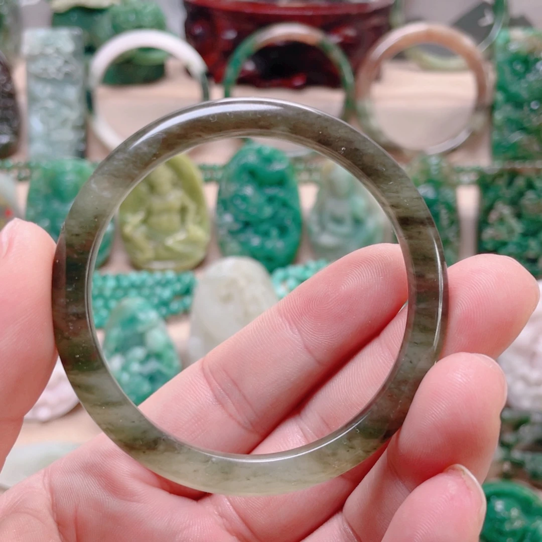 独山玉未镶嵌手镯