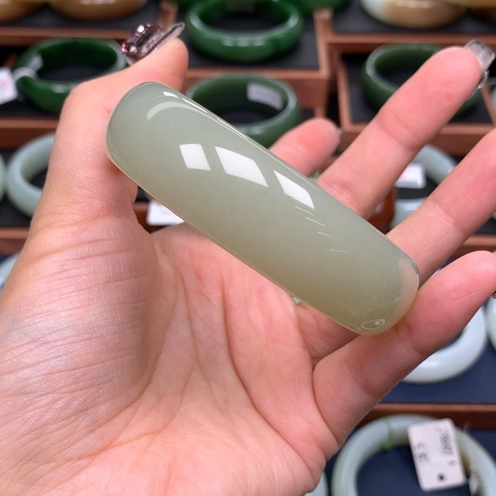 和田玉手镯5859圈口未镶嵌