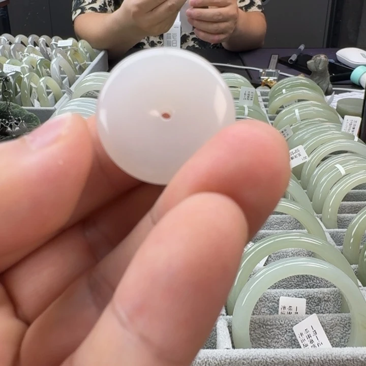 和田玉（糖玉）未镶嵌颈饰