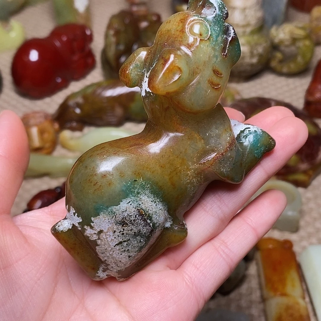 蛇纹石玉未镶嵌颈饰