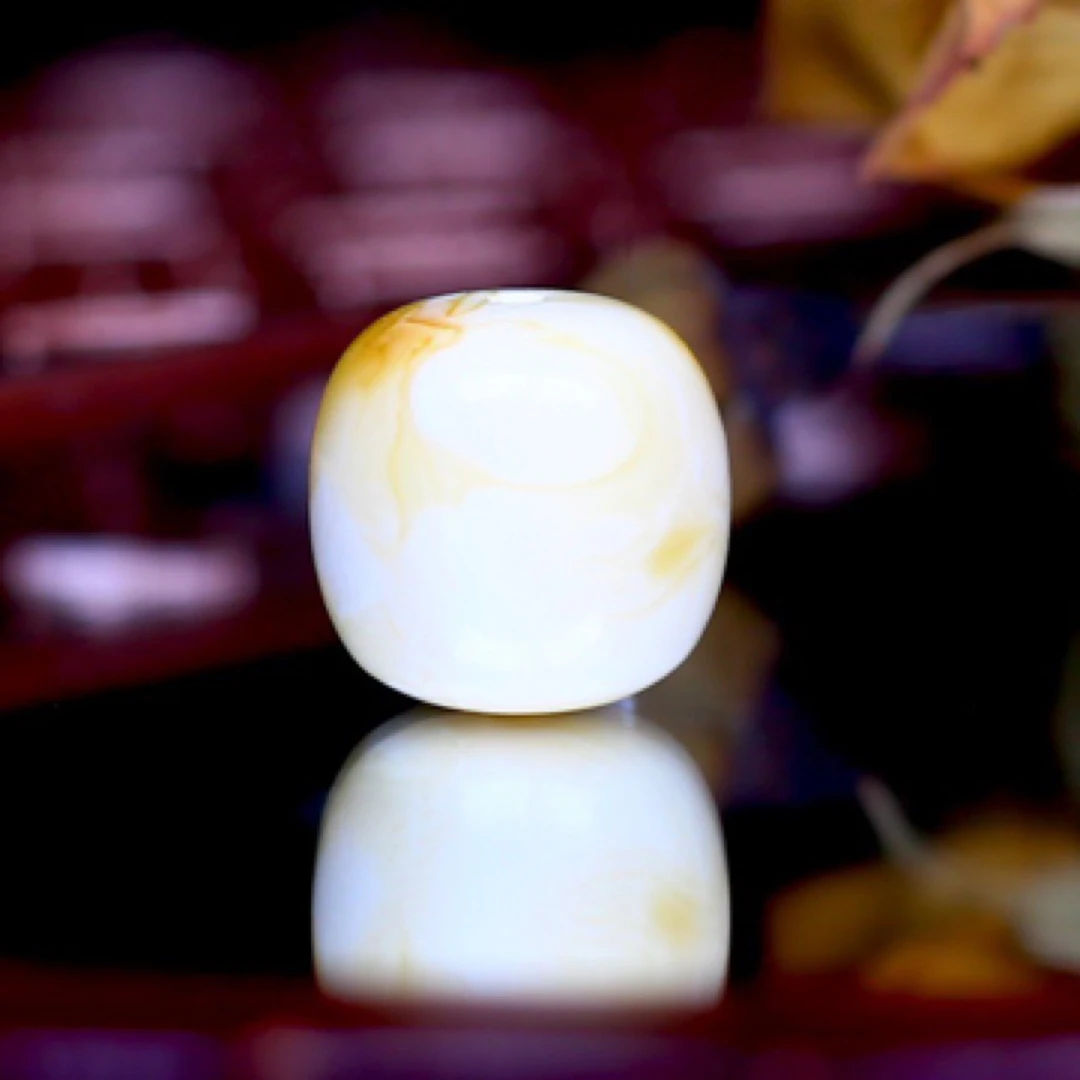 12.1*11.8mm高桩精工老型单珠，实物是橘白感觉，（多样性发其一）