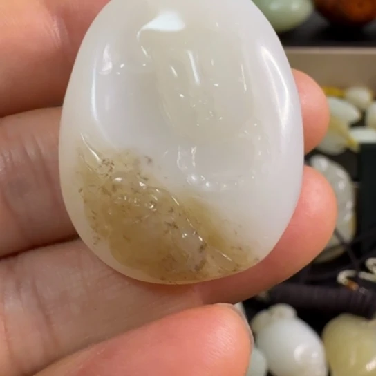 和田玉（糖玉）未镶嵌颈饰