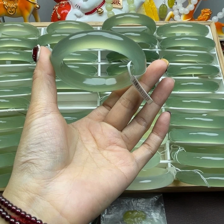 顺***张岫玉未镶嵌手镯岫玉