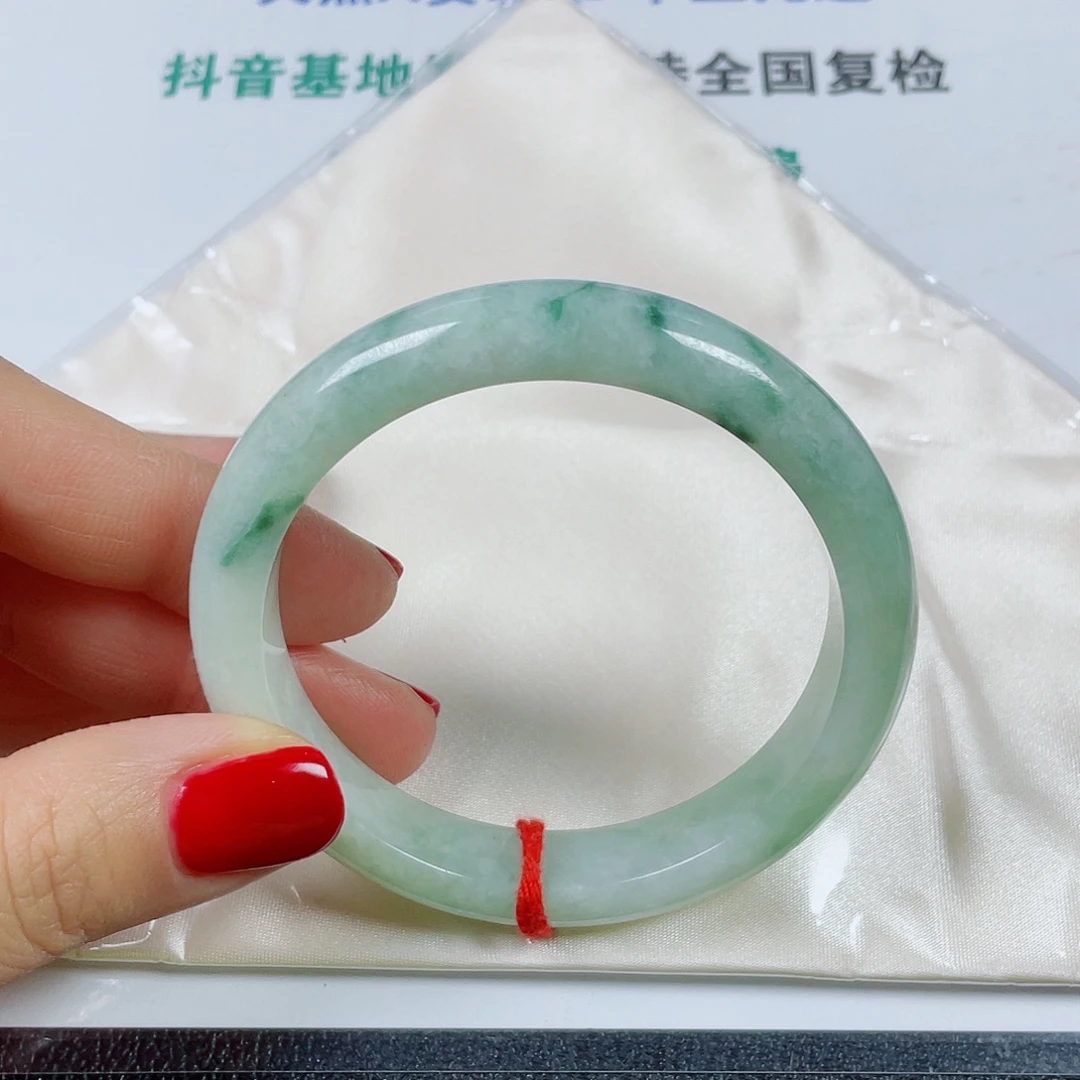 翡翠未镶嵌手镯圈口59.8宽12厚8.6
