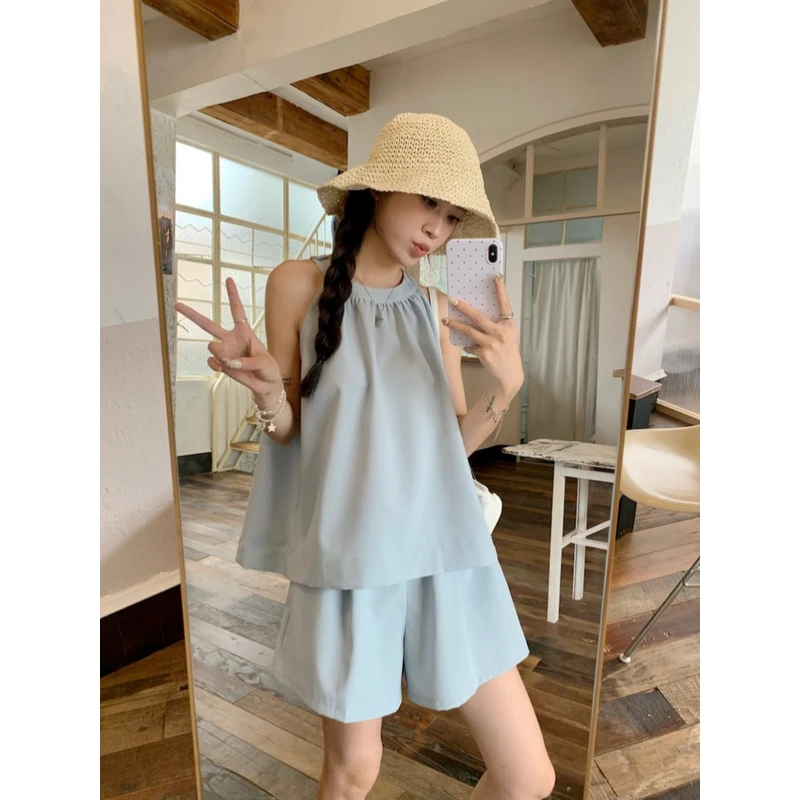 2025夏装亚麻无袖减龄时尚套装挂脖上衣女小个子气质短裤两件套
