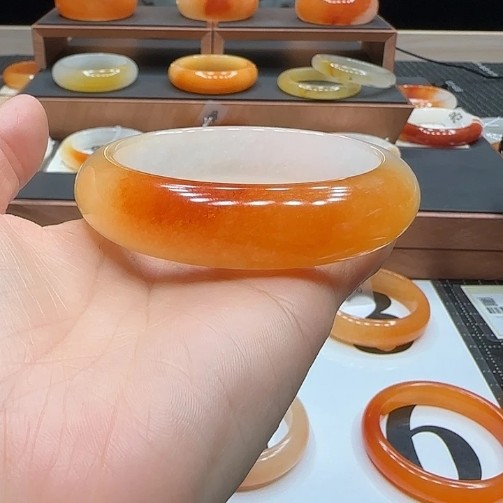 开***3石英质玉（黄龙玉）未镶嵌手镯