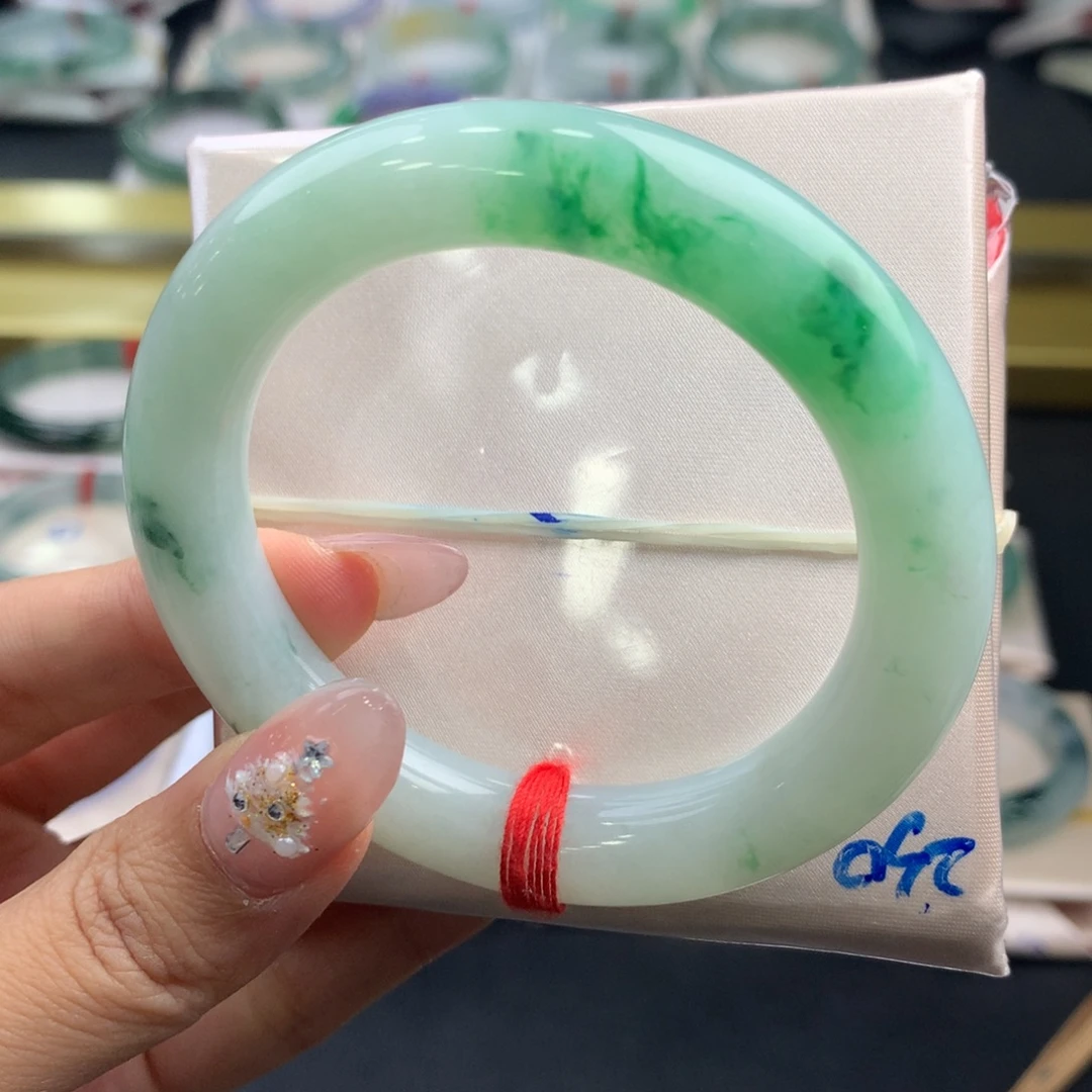 翡翠未镶嵌手镯06号51圆条阳绿飘花
