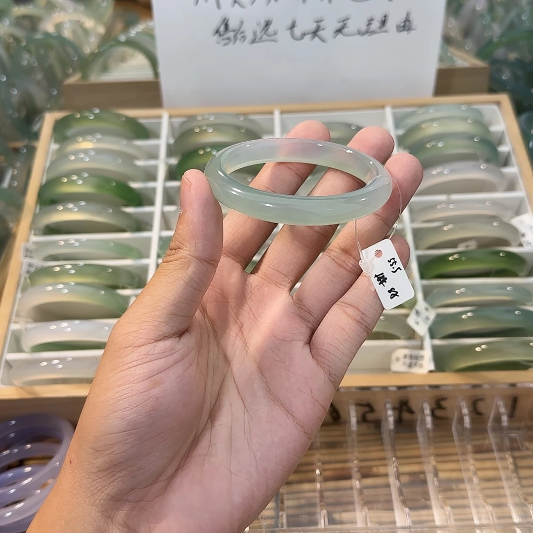 玛瑙/玉髓未镶嵌手镯圈口55.5