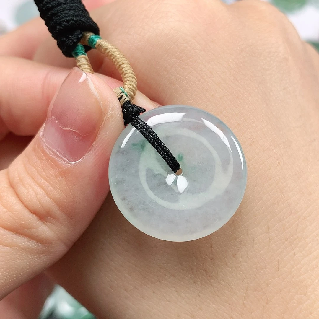 翡翠颈饰未镶嵌平安