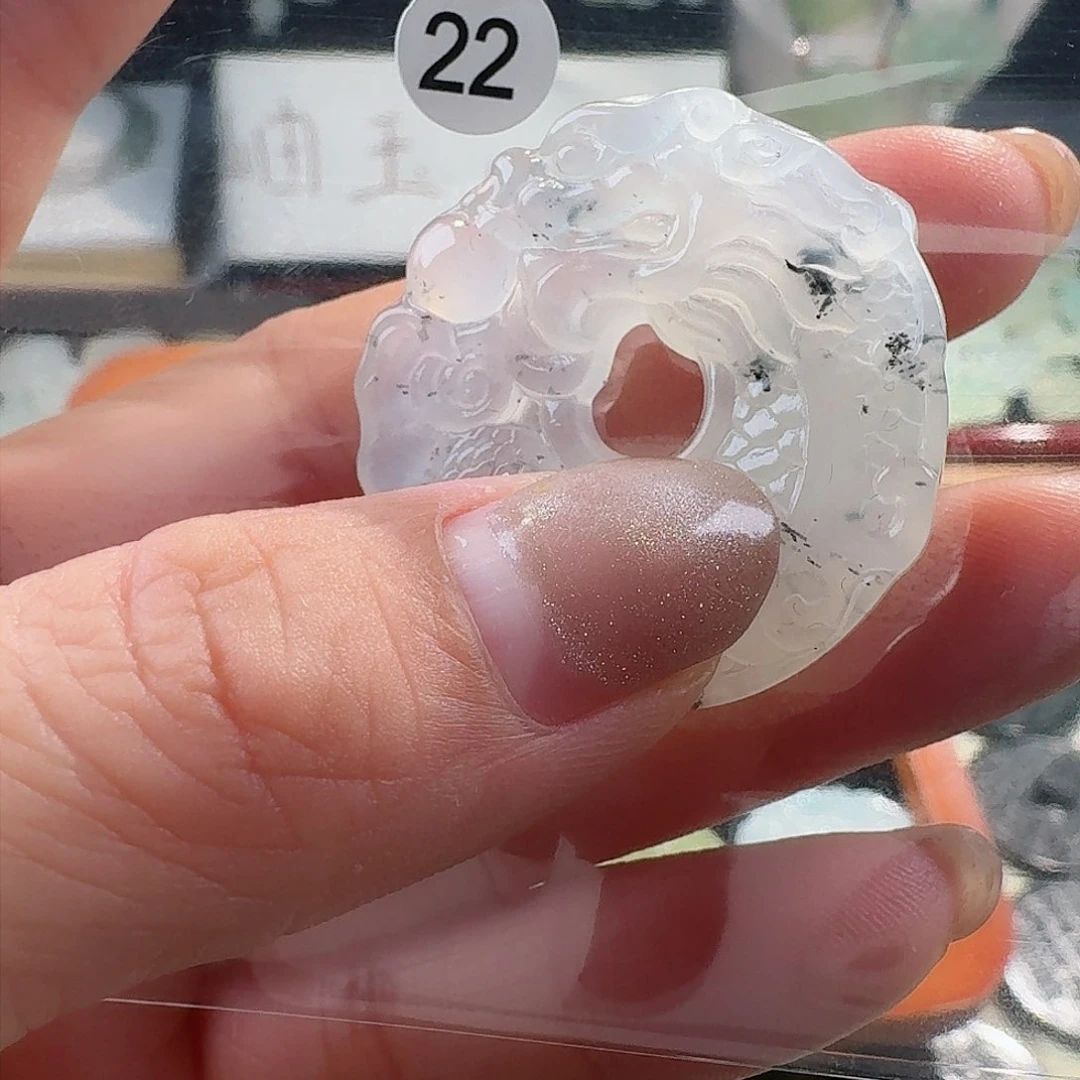 蛇纹石玉颈饰合金精美礼品