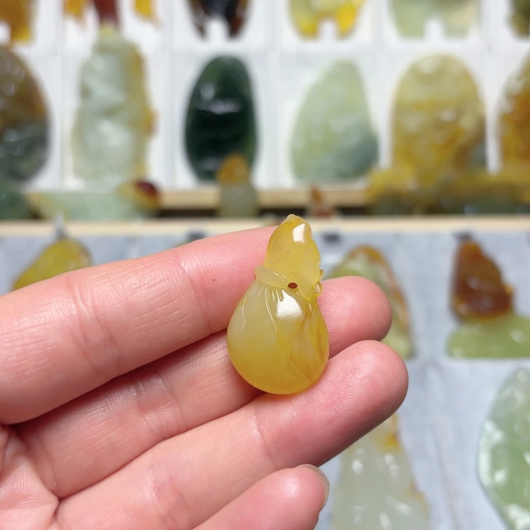 蛇纹石玉吊坠(不含链)未镶嵌
